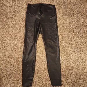 Willow boutique black faux leather stretchy leggings